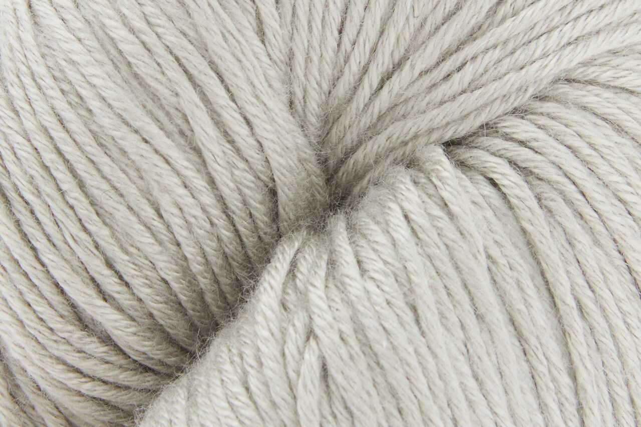 Magnolia by Universal Yarn - Cashmere/Modal Super Fine Yarn - 115 Almond